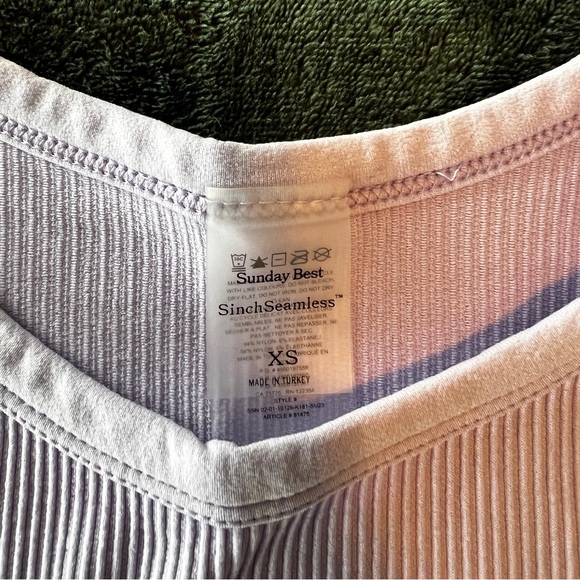 Aritzia Sunday Best Seamless Crop Tank Top in Lavender size XS - Picture 2 of 3